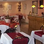 Kimotel Epone-flins
