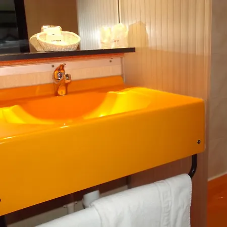 Kimotel Epone-flins Hotell