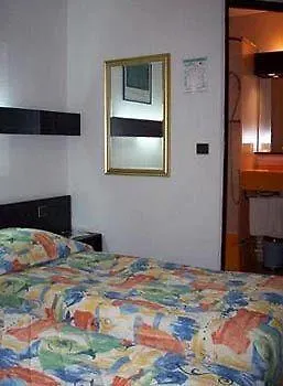 Kimotel Epone-flins Hotel