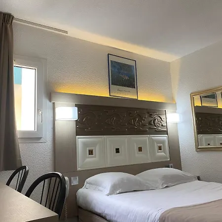 Kimotel Epone-flins