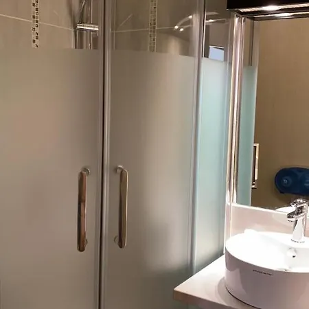 Hotell Kimotel Epone-flins 2*