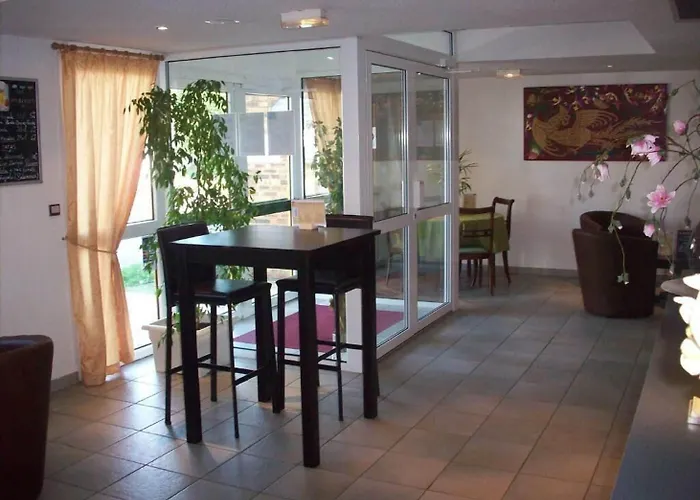 Otel Kimotel Epone-flins Épône