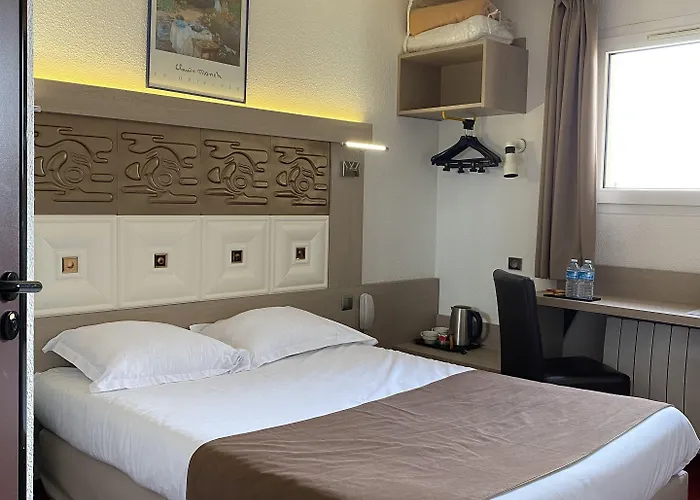 Kimotel Epone-flins 2*