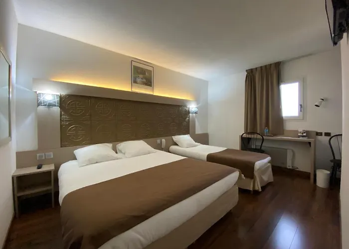Kimotel Epone-flins